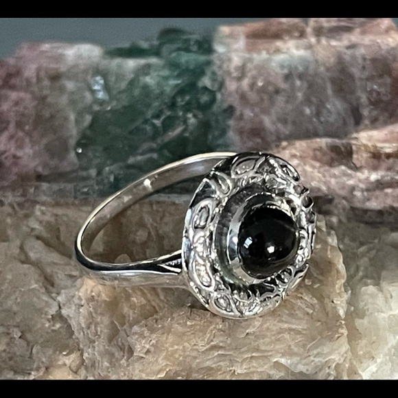 🌟 Black Onyx Sterling Silver Ring - Picture 4 of 9